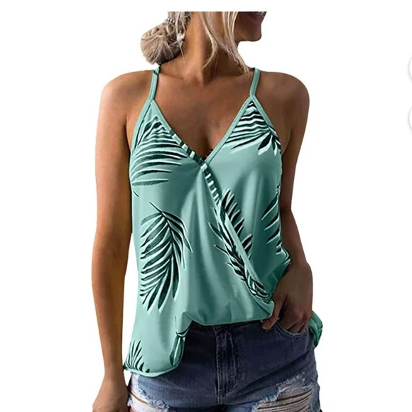 Tops - Women's floral print v neck top in teal and black size small NWOT